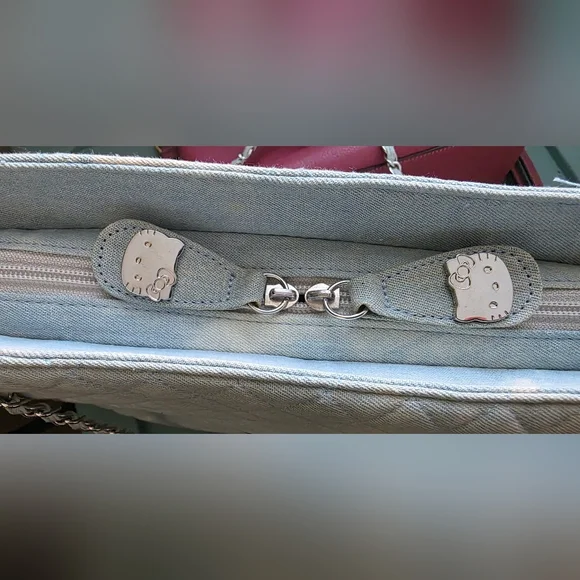 Hello Kitty Shoulder Bag - Picture 5 of 10